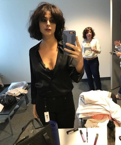Morena Baccarin Profile pic