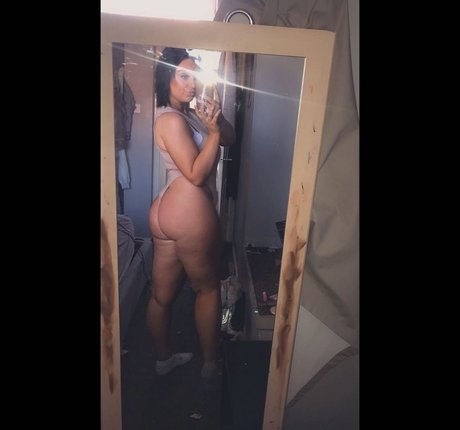 Ellise Clarke model exclusive pics