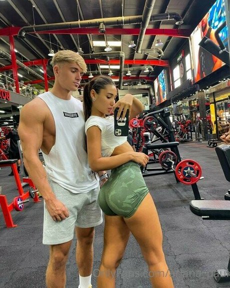 Ariana Diamond model exclusive pics