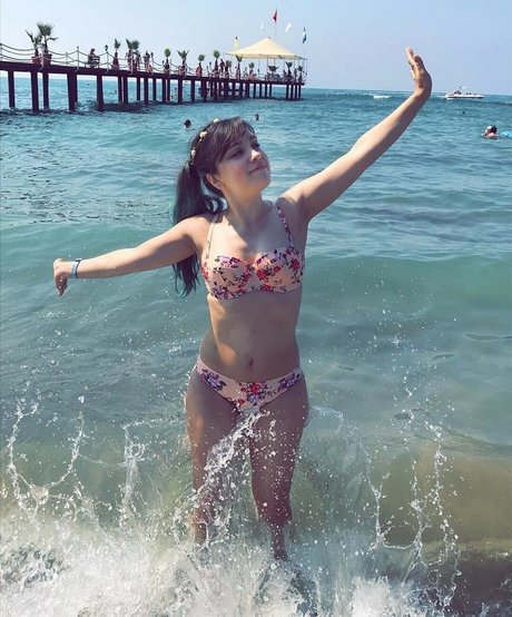 Ellen Rose beautiful model pictures