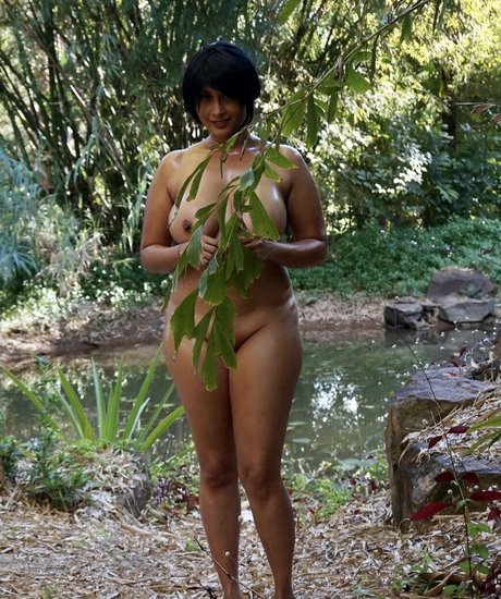 Aiysha Saagar pornstar gallery