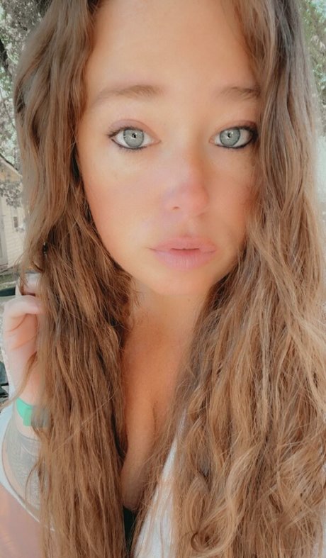 Ivy Mia xxx pornstar picture