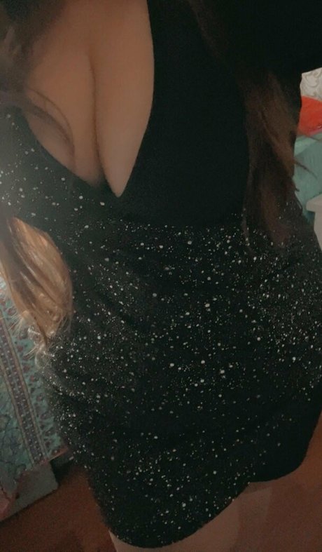 Ivy Mia art star img