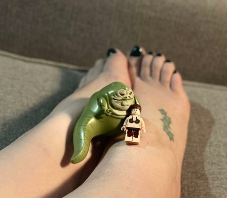 Curvy Nerd Penny sexy model pictures