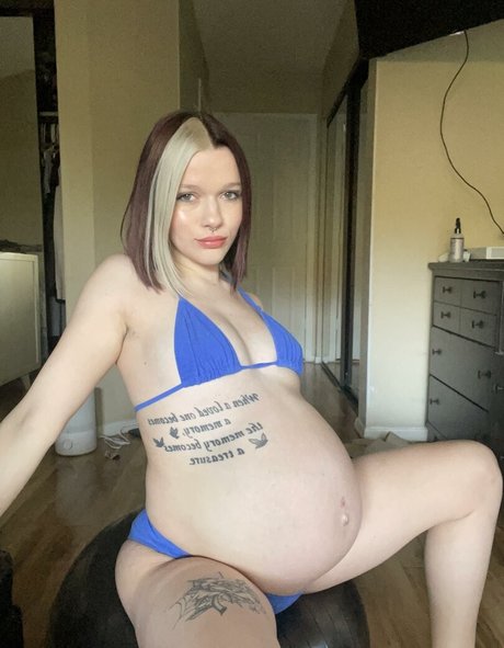 Peachy Shea art star pics