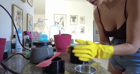 Shirin Azami model nude picture