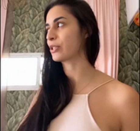 Shirin Azami sexy model image