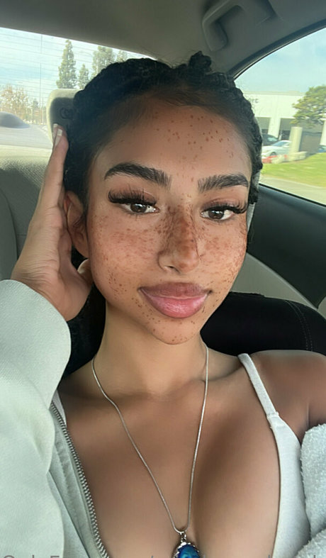 theultimatedeciever pretty model pics