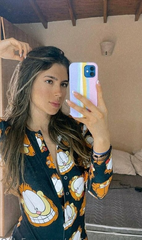 stefanycamacho nude model pic