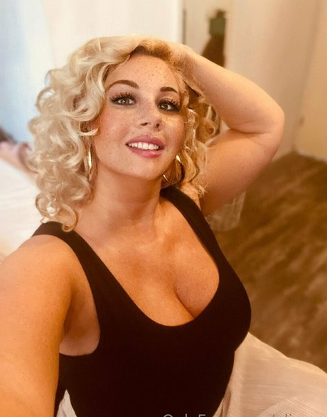 elixerr pornographic model pic