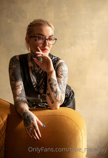 blue monday model pretty img