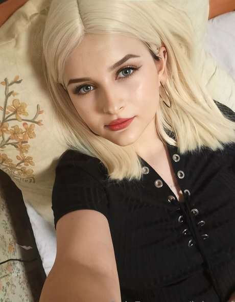 julyranf star art gallery