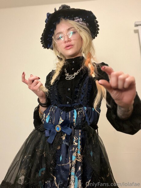 lolafae adult star gallery