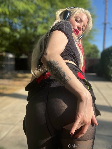 lolafae star porn photos