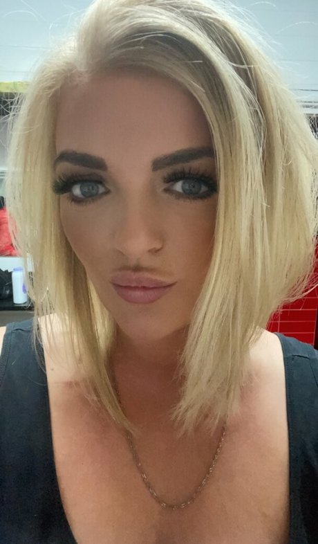 Slutforblack star high quality pictures