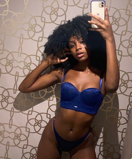 justkeik model top img