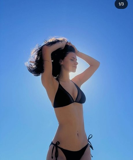 Nobosart model hd photos