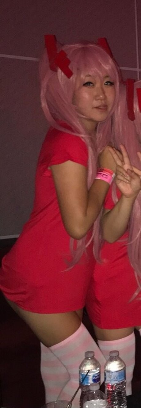 Emirichu model erotic image