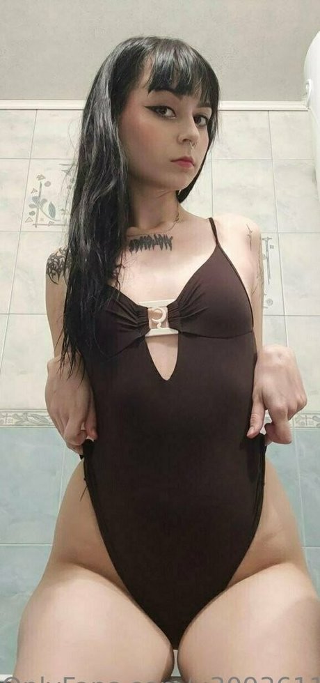 naomi bright nice model pictures