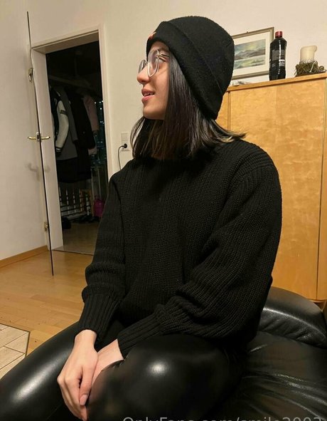 smile2003 art model img