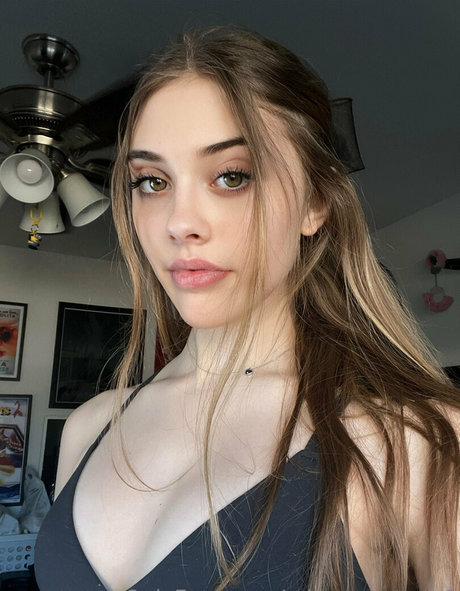 gay muscle onlyfans naked image