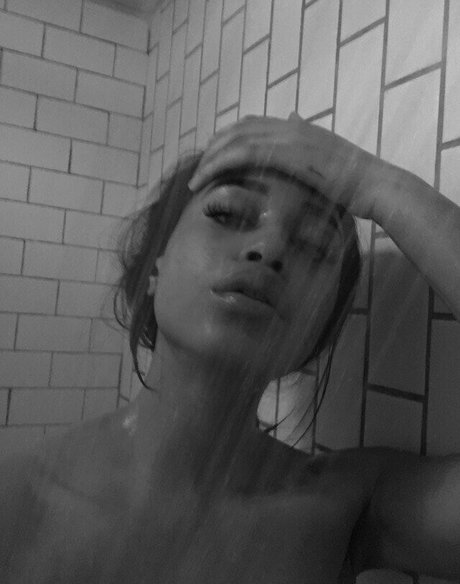 cokax model nude image