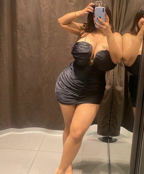 Charu Sharma model adult photo