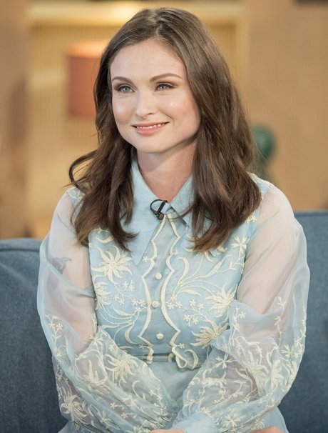 Sophie Ellis Bextor hot actress img