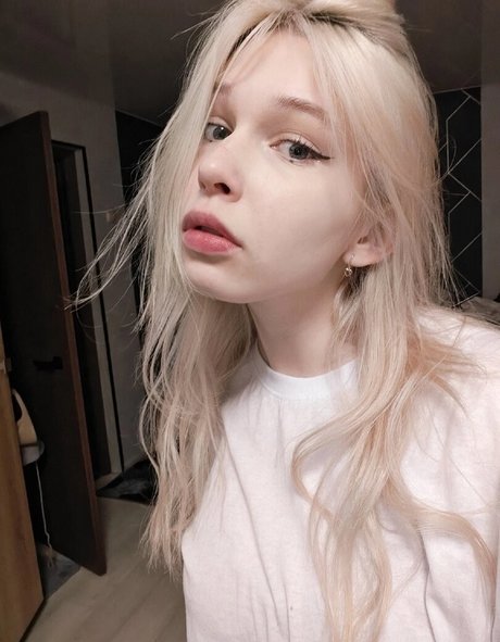 sadbabyvikki pornstar erotic img