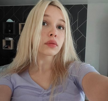 sadbabyvikki hot pornstar pic