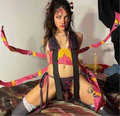 PikaPikaJay sexy actress img