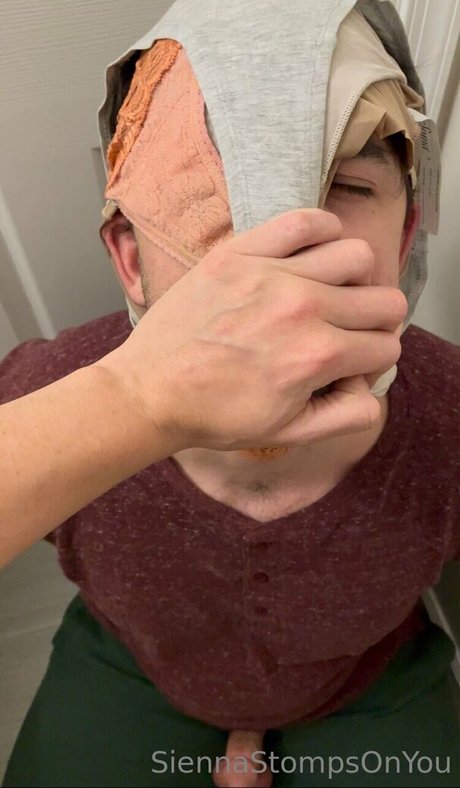 siennastompsonyou model free picture