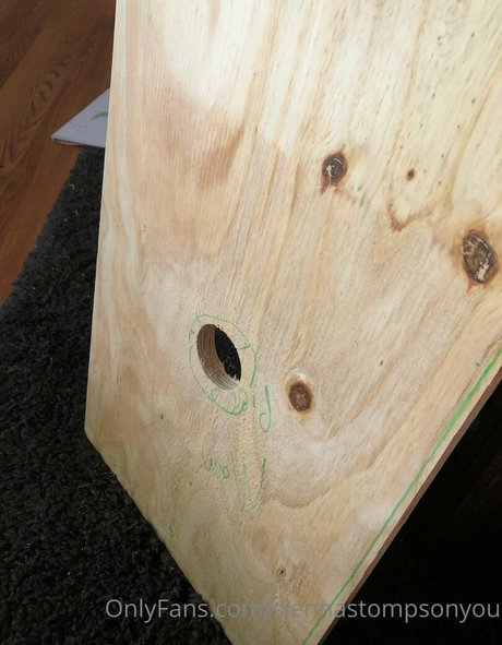 siennastompsonyou star nude pics