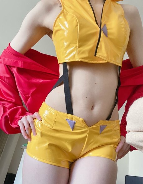 evvils model nude img