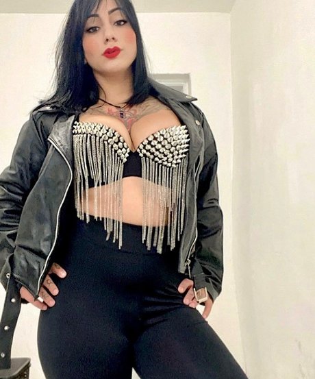 Deborah Milano art star pic