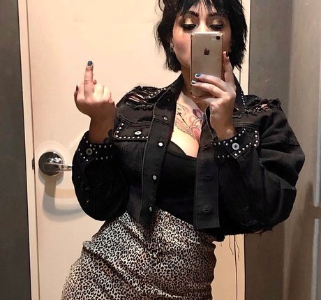 Deborah Milano star exclusive image