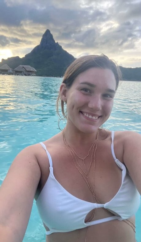 Milanka Bee Milanka bee nude pornstar pics