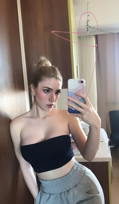 Snowmaiid model high quality pictures