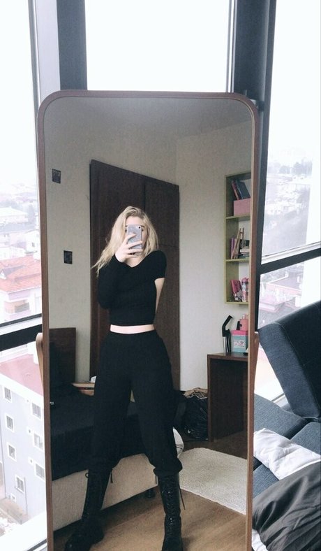 Snowmaiid pornstar sex gallery