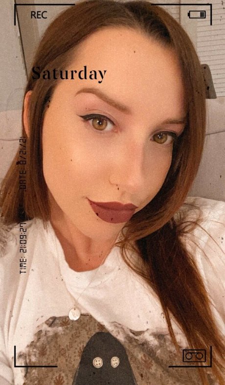 JackieMButler model adult picture