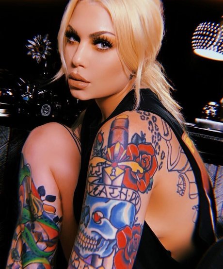 Baileysarian sexy model pics