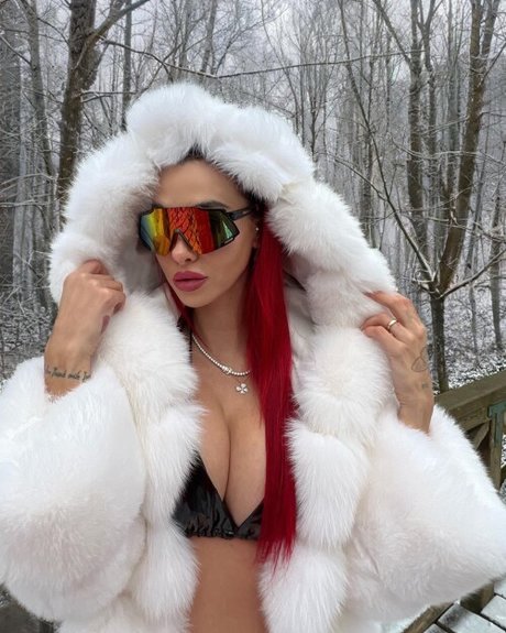 Valentina Fradegrada free star archive