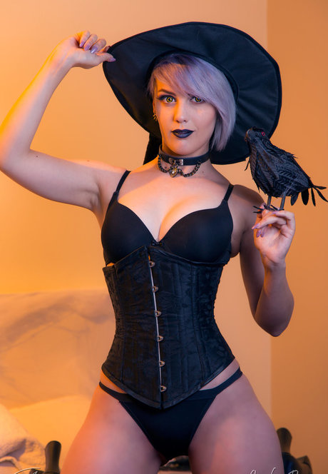 LuckyBonez pornographic star pictures