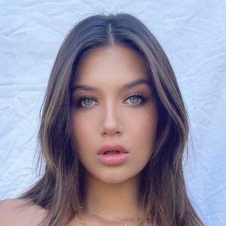 Madison Lewis perfect model image