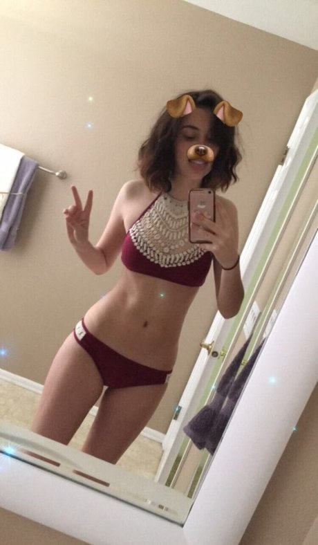 breebunn beautiful model img