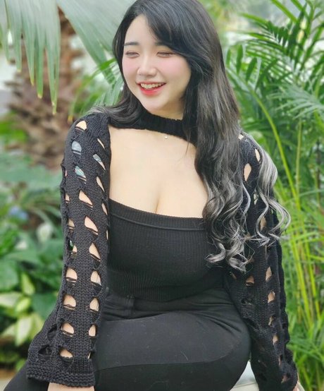 e chi h pornstar top photos