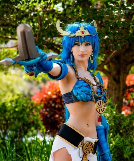 kainosaurus hot model image