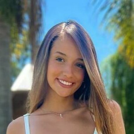 Agos Nisi top actress pic