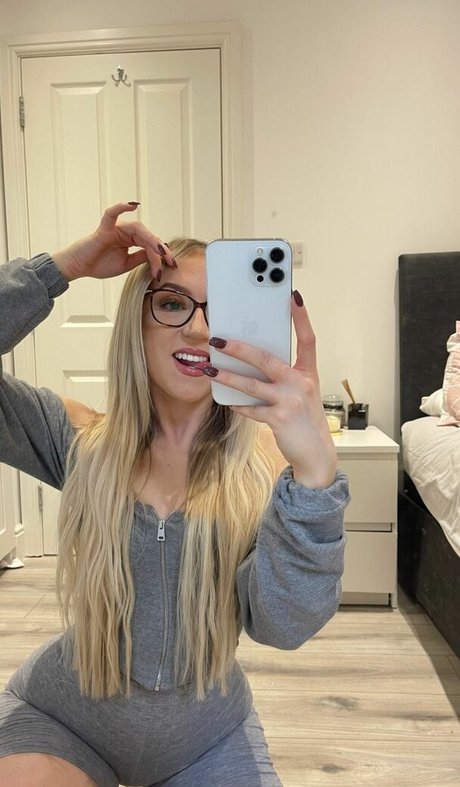 Brogan Small hd star photo