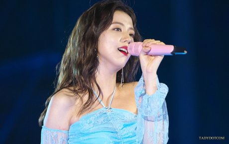 Jisoo beautiful actress photos